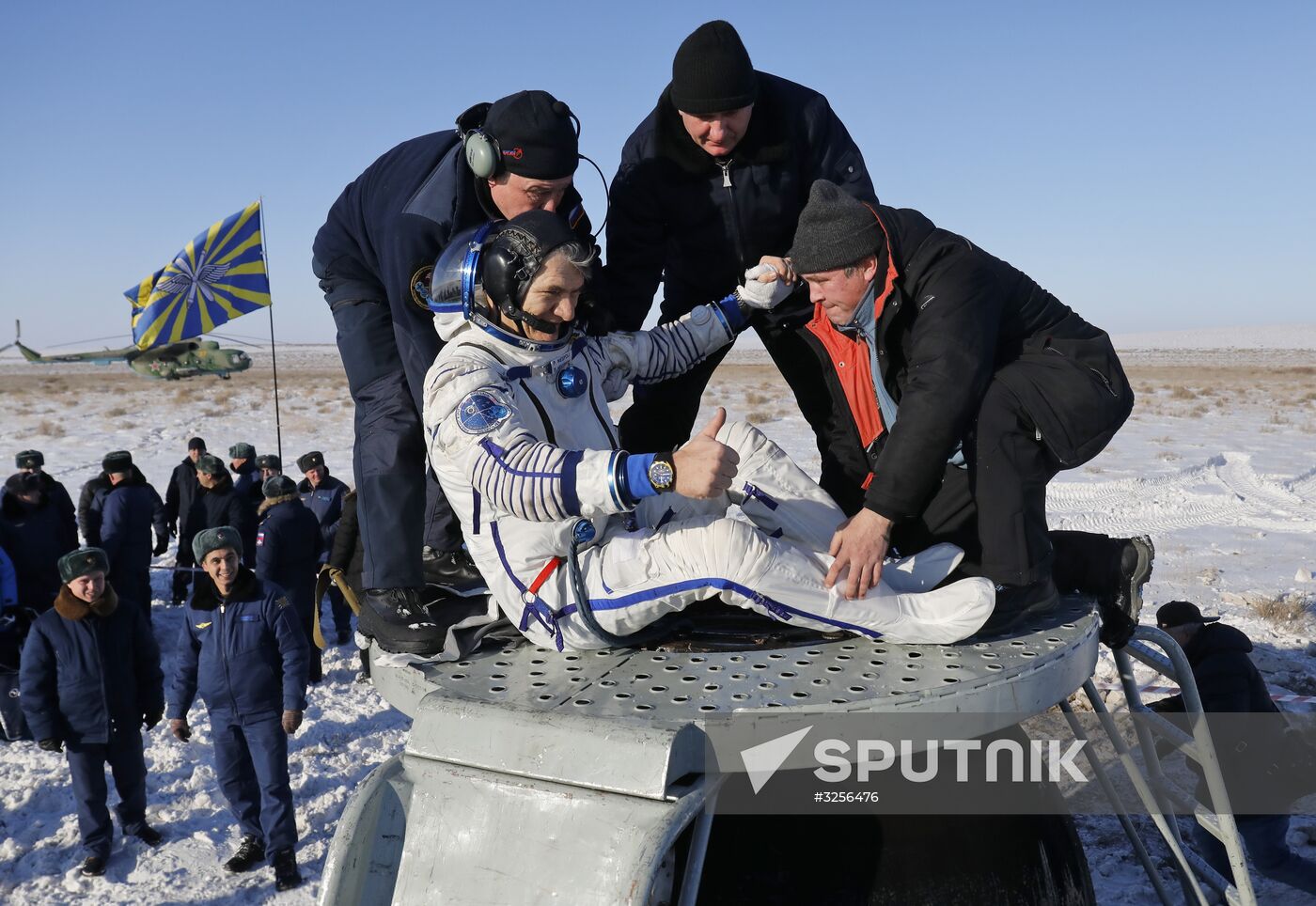 Soyuz MS-05 manned spacecraft landing