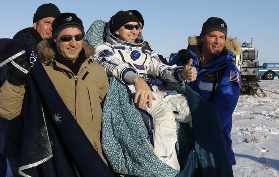 Soyuz MS-05 manned spacecraft landing