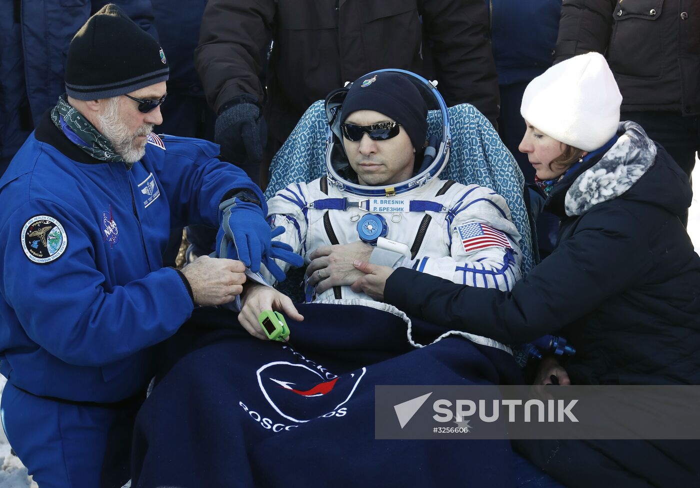 Soyuz MS-05 manned spacecraft landing