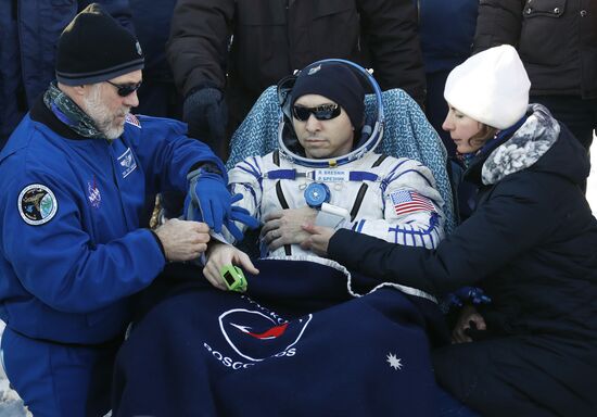 Soyuz MS-05 manned spacecraft landing