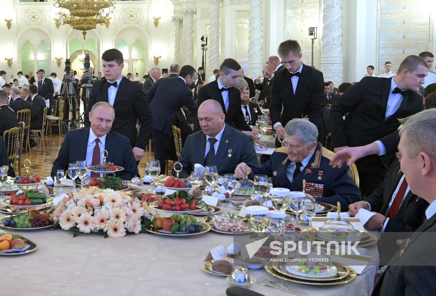 President Putin attends reception to mark Heroes of the Fatherland Day