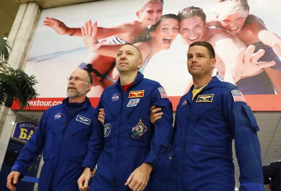 Soyuz MS-05 manned spacecraft landing