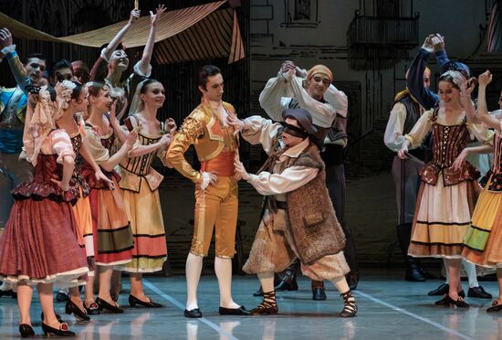'Don Quixote' ballet premieres in St. Petersburg