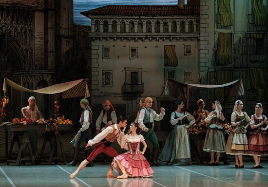 'Don Quixote' ballet premieres in St. Petersburg