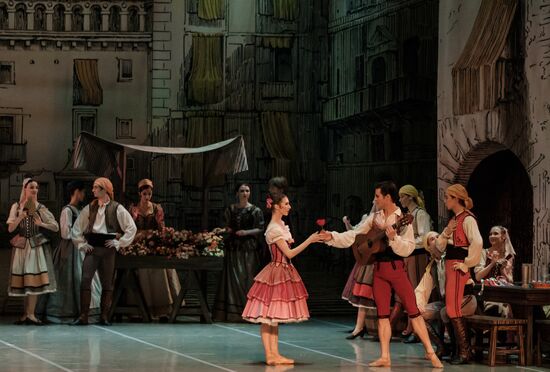 'Don Quixote' ballet premieres in St. Petersburg
