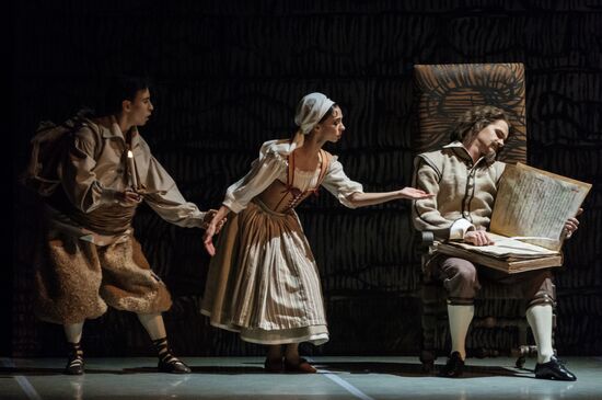 'Don Quixote' ballet premieres in St. Petersburg
