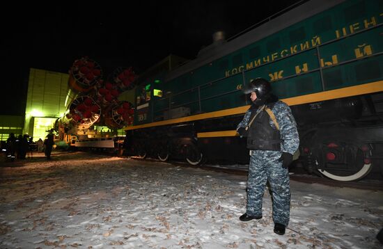 Transportration of Soyuz-FG carrier rocket with Soyuz MS-07 spacecraft to launch pad