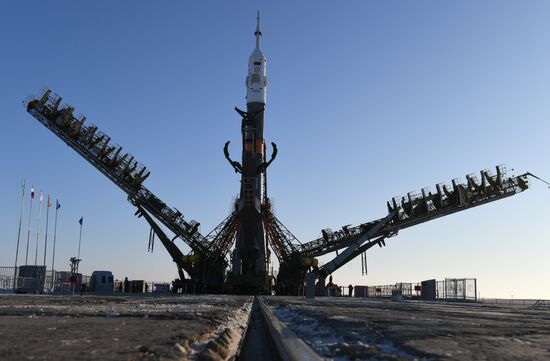 Transportration of Soyuz-FG carrier rocket with Soyuz MS-07 spacecraft to launch pad