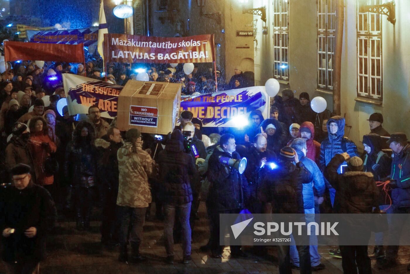 Rally in support of Russian schools in Riga