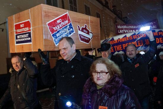 Rally in support of Russian schools in Riga