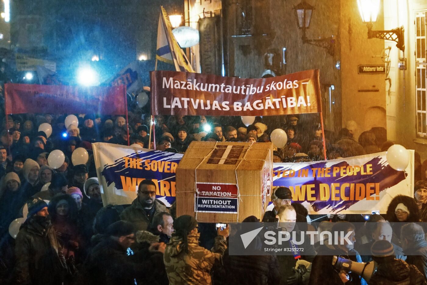 Rally in support of Russian schools in Riga