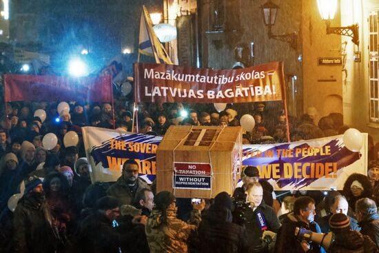 Rally in support of Russian schools in Riga