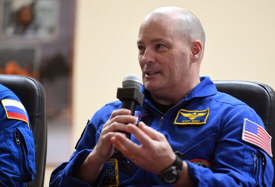 News conference with ISS 54/55 crew