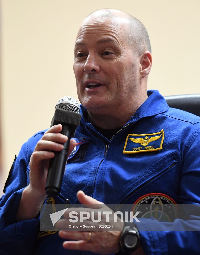 News conference with ISS 54/55 crew