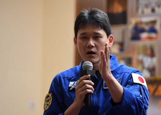 News conference with ISS 54/55 crew