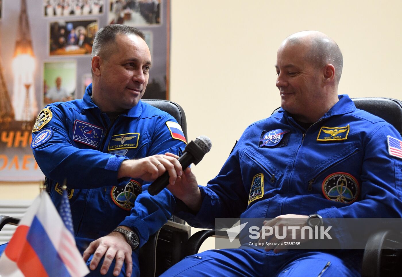 News conference with ISS 54/55 crew