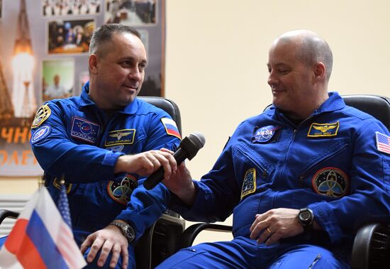 News conference with ISS 54/55 crew