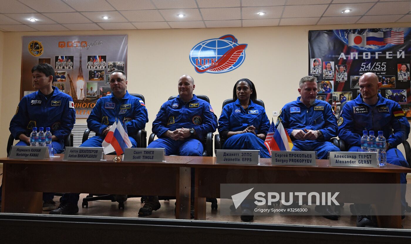 News conference with ISS 54/55 crew