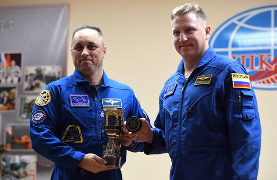 News conference with ISS 54/55 crew