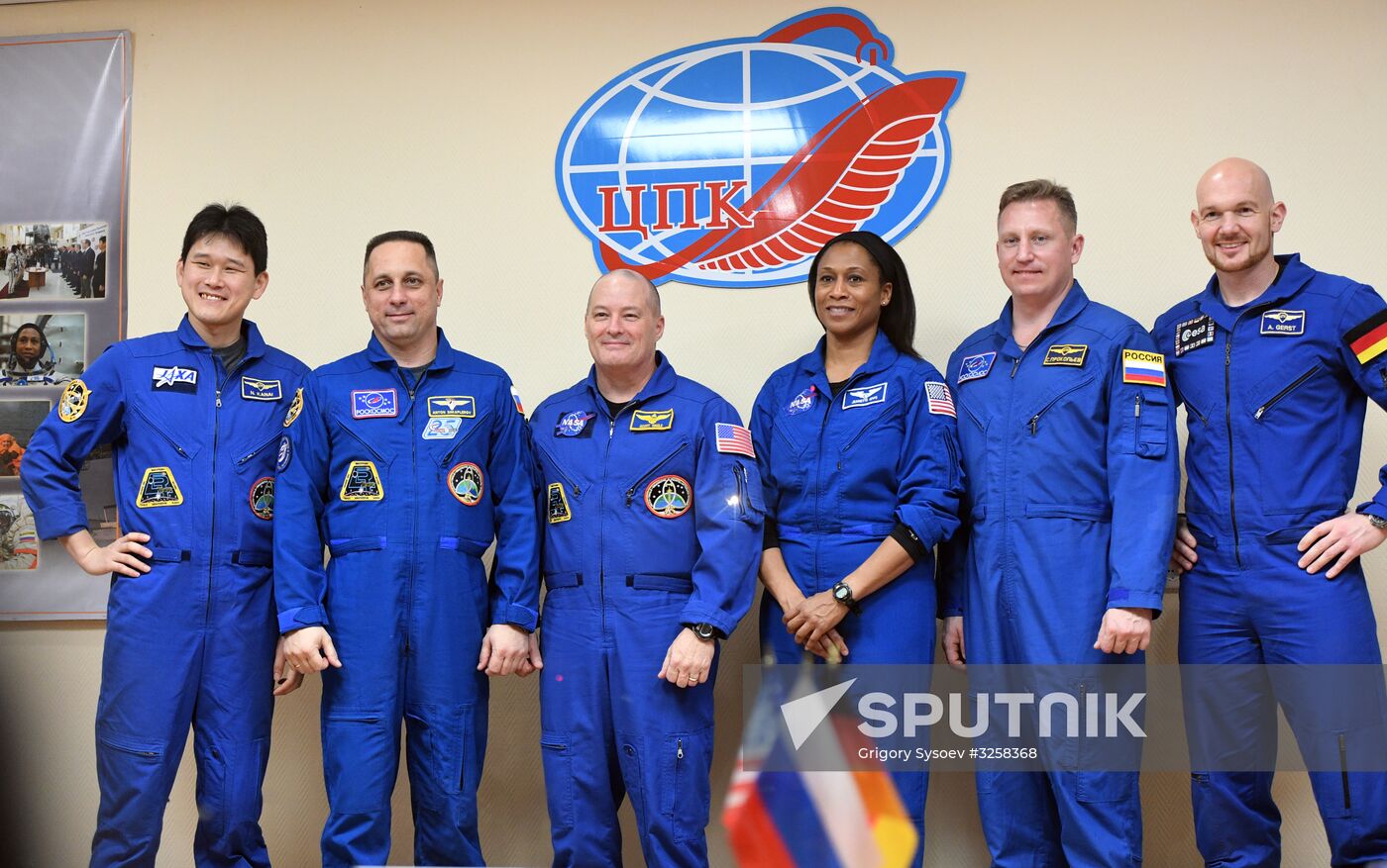 News conference with ISS 54/55 crew