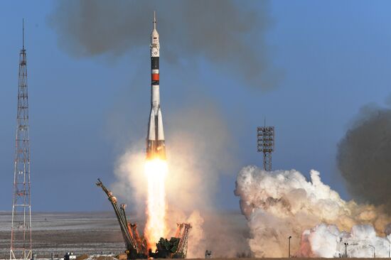 Soyuz-FG rocket launches Soyuz-MS-07 spacecraft from Baikonur Space Center