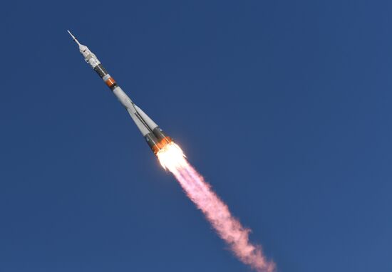 Soyuz-FG rocket launches Soyuz-MS-07 spacecraft from Baikonur Space Center