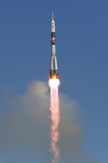 Soyuz-FG rocket launches Soyuz-MS-07 spacecraft from Baikonur Space Center