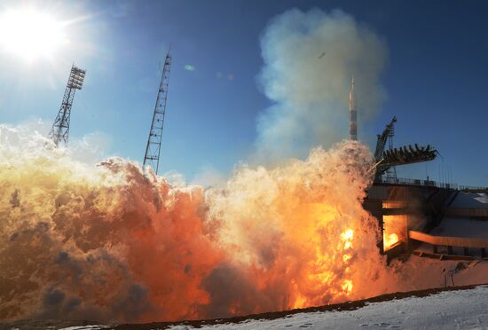 Soyuz-FG rocket launches Soyuz-MS-07 spacecraft from Baikonur Space Center