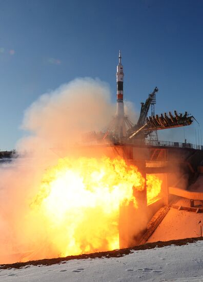 Soyuz-FG rocket launches Soyuz-MS-07 spacecraft from Baikonur Space Center