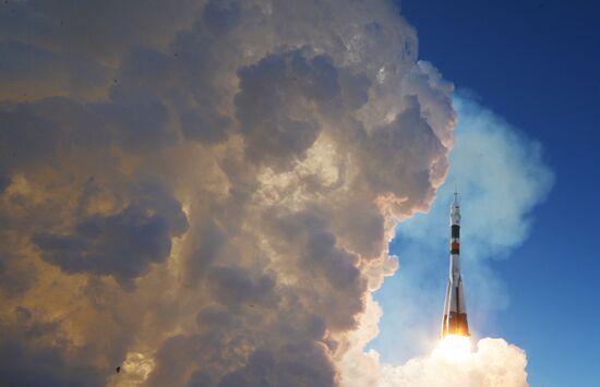 Soyuz-FG rocket launches Soyuz-MS-07 spacecraft from Baikonur Space Center