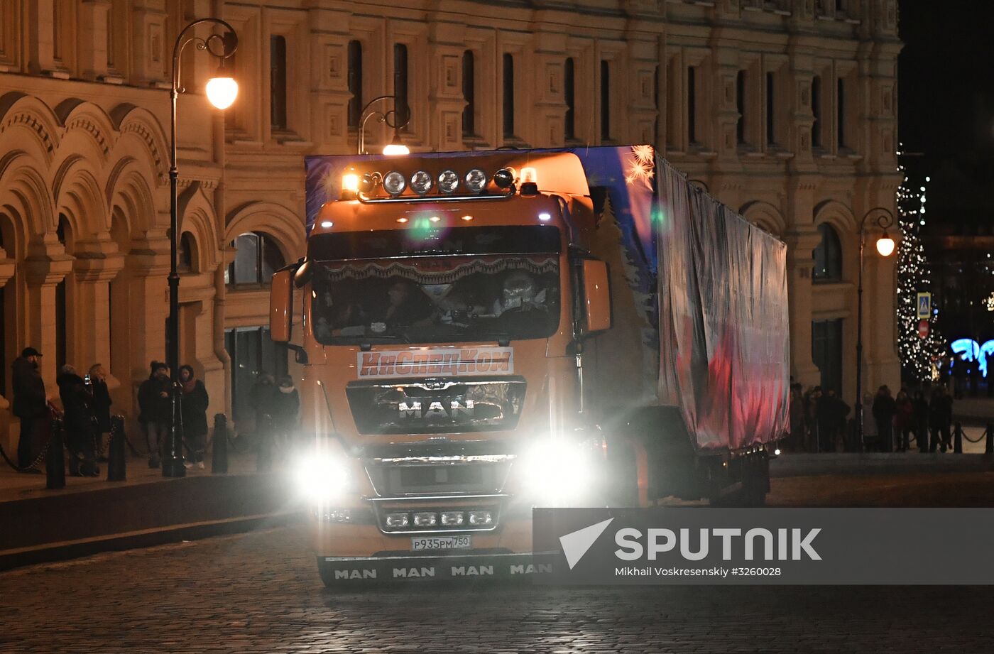 Delivering New Year tree to Kremlin