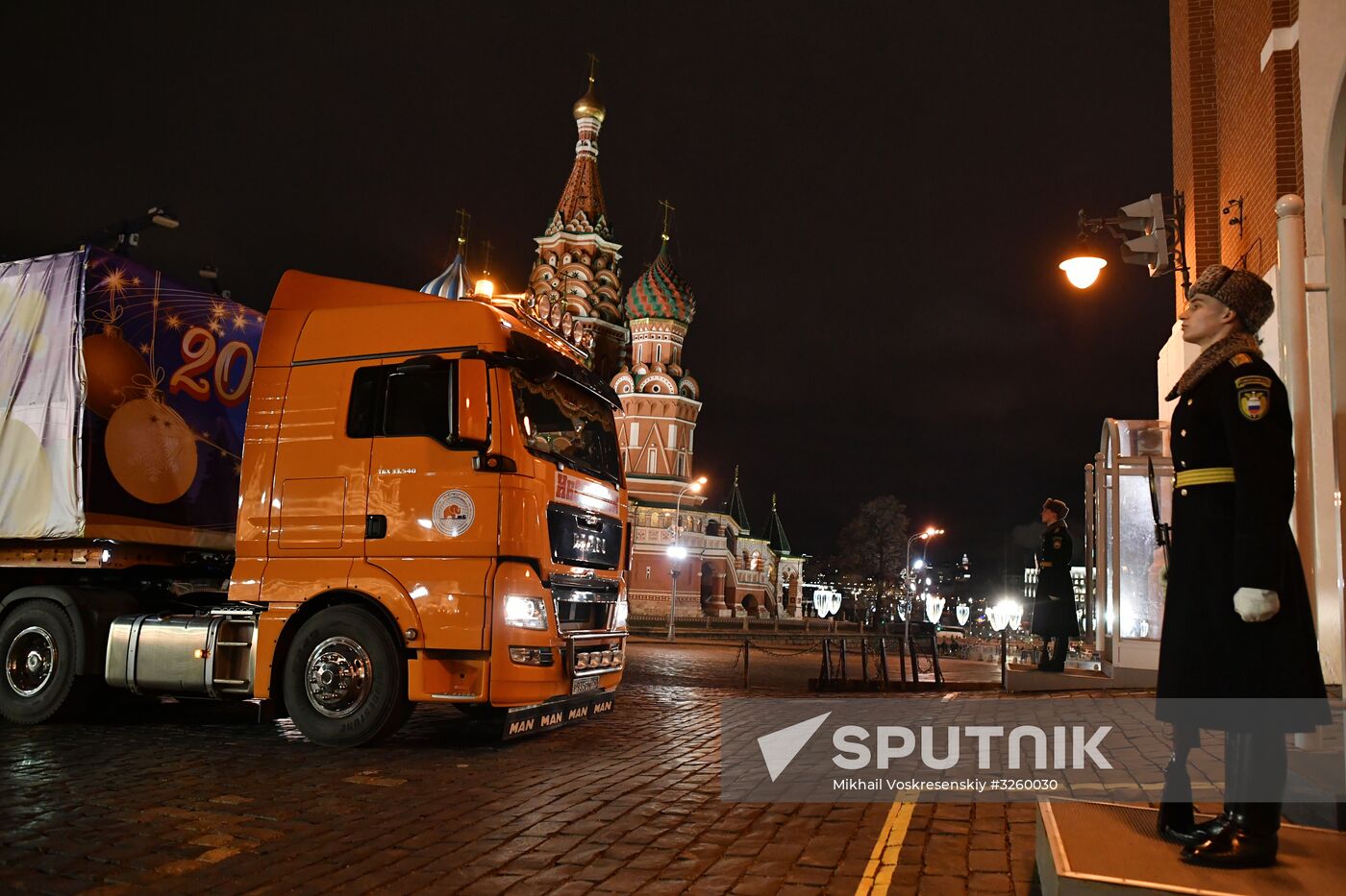 Delivering New Year tree to Kremlin