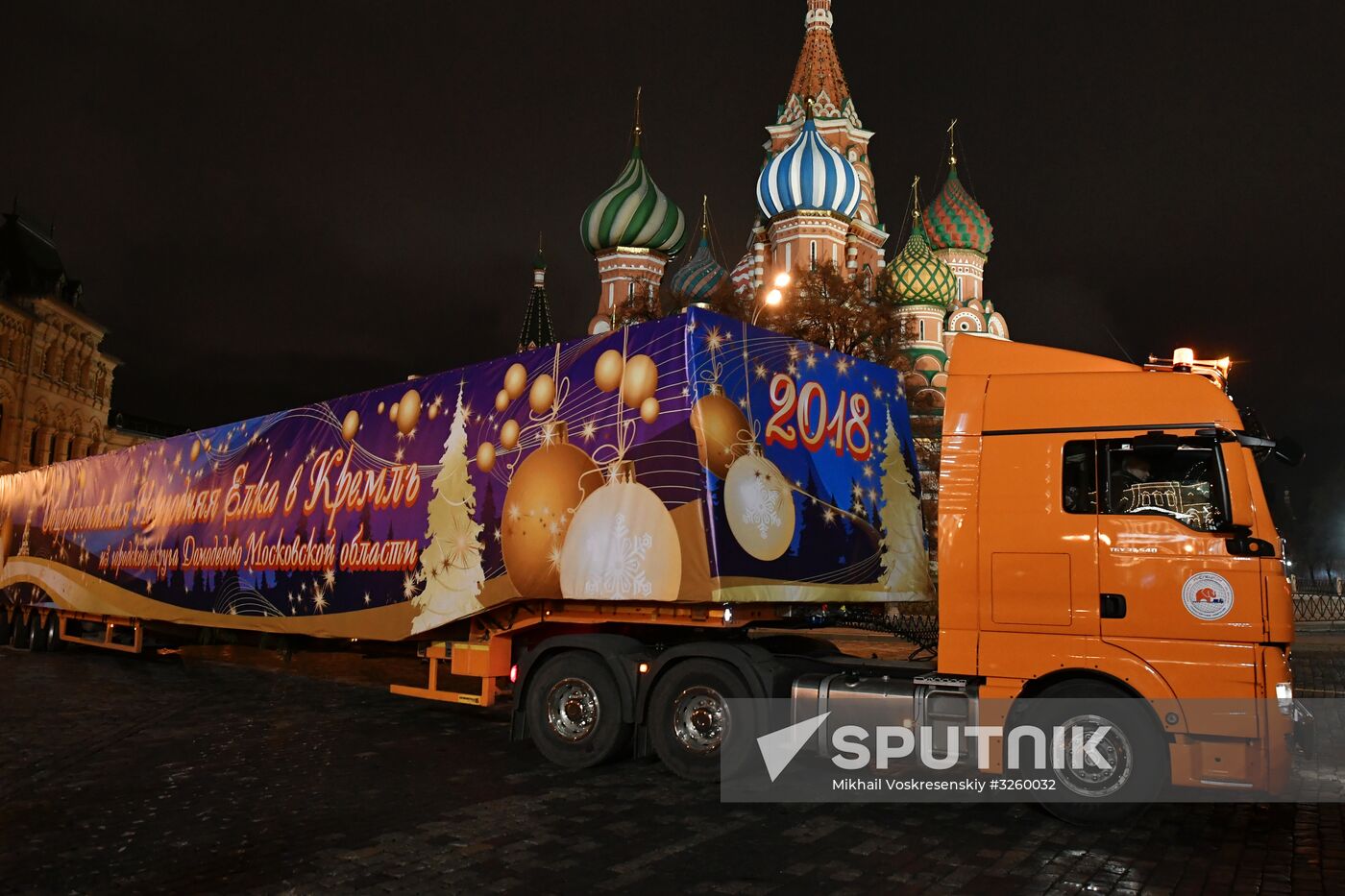 Delivering New Year tree to Kremlin