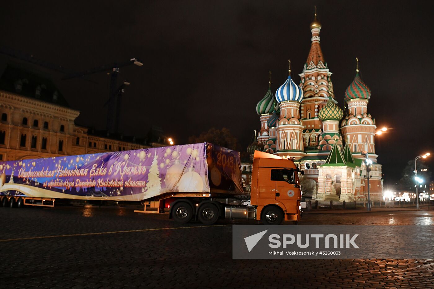 Delivering New Year tree to Kremlin