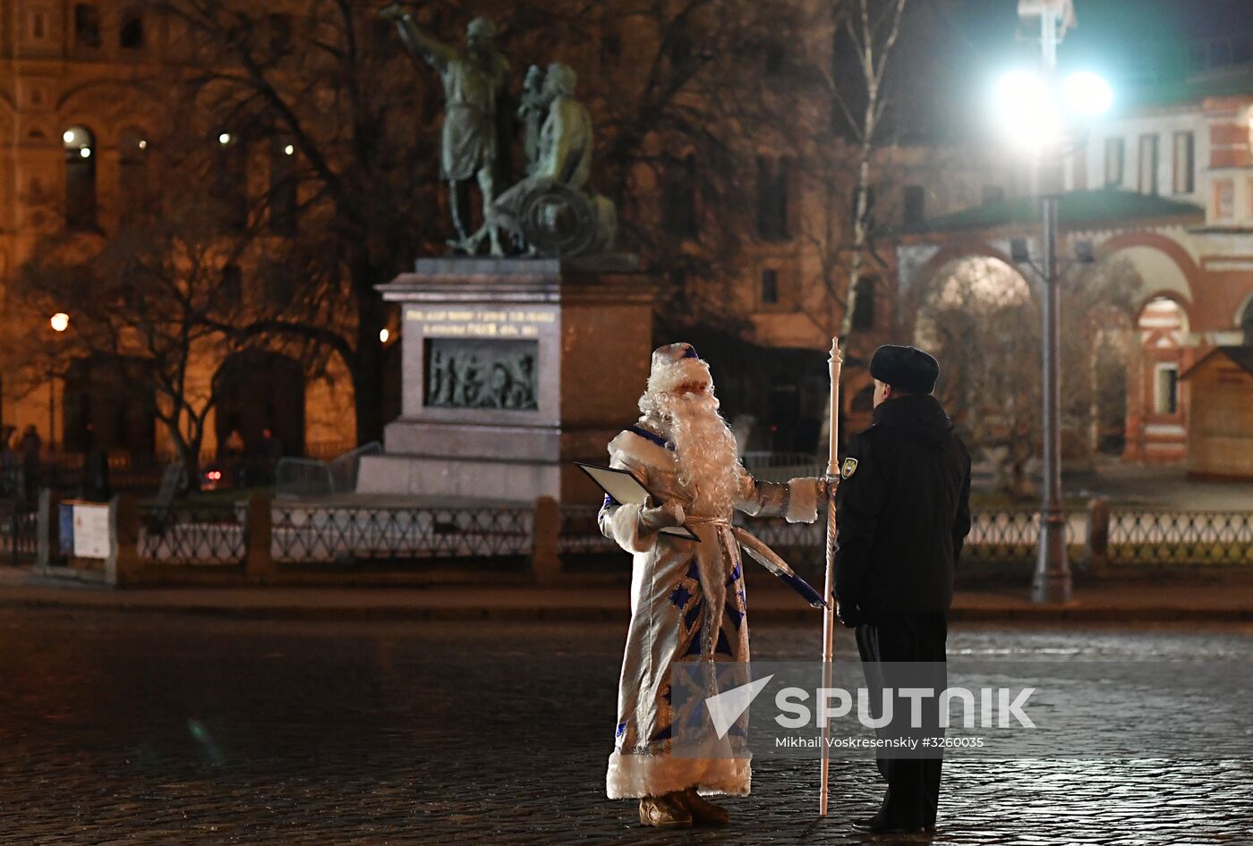 Delivering New Year tree to Kremlin