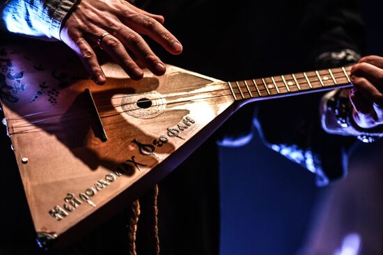 Neiromonk Feofan gives concert