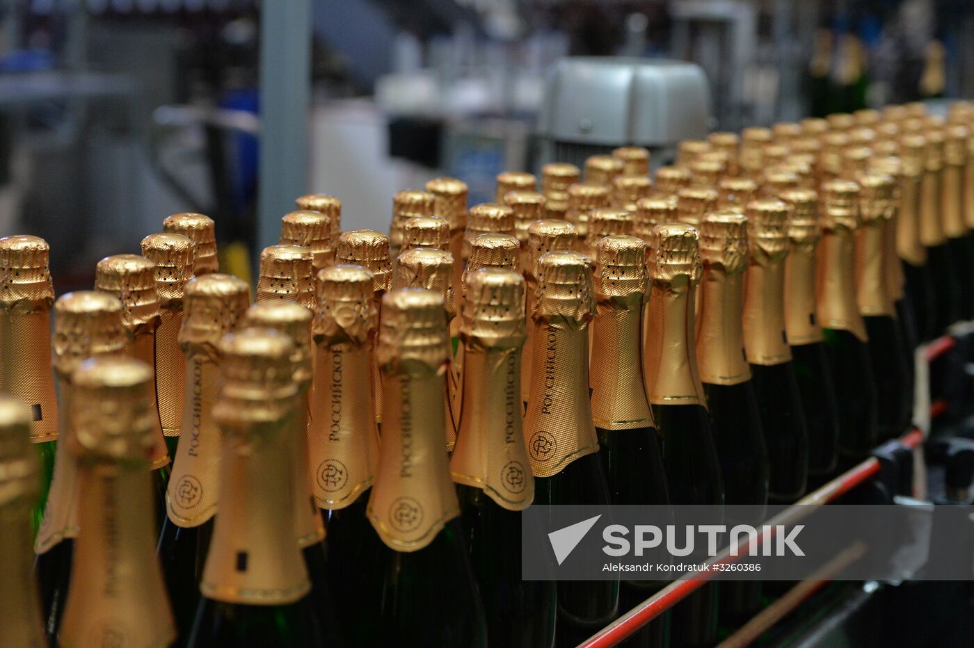 Prooduction of champagne in Chelyabinsk