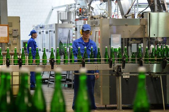 Prooduction of champagne in Chelyabinsk