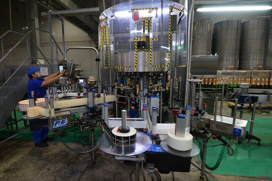 Prooduction of champagne in Chelyabinsk