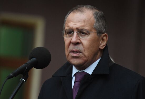 Unveiling memorial plaque to Andrei Karlov in Moscow