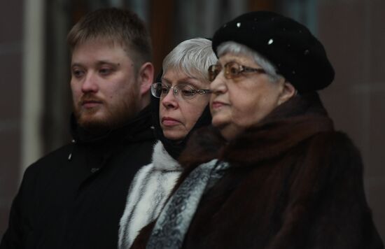 Unveiling memorial plaque to Andrei Karlov in Moscow
