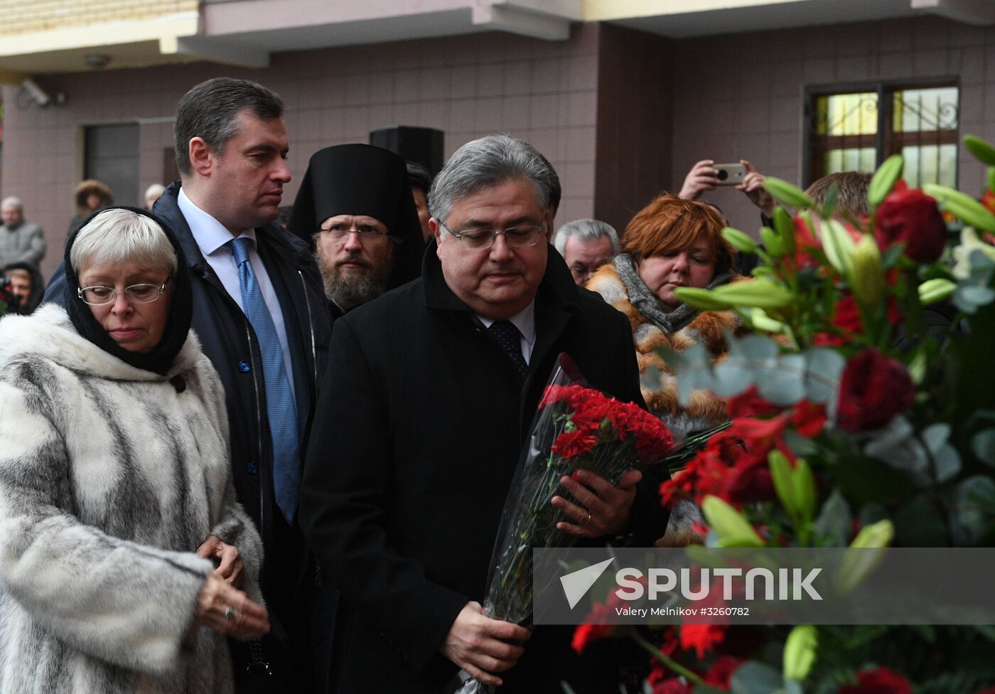 Unveiling memorial plaque to Andrei Karlov in Moscow