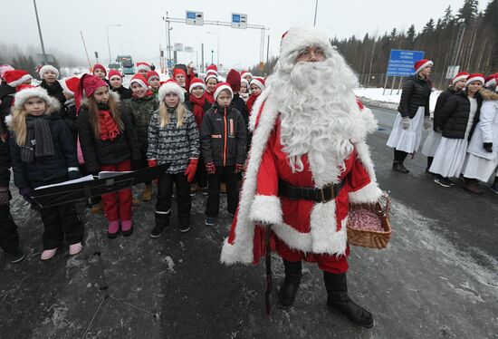 Russian Father Frost meets with Finland's Joulupukki in Leningrad Region