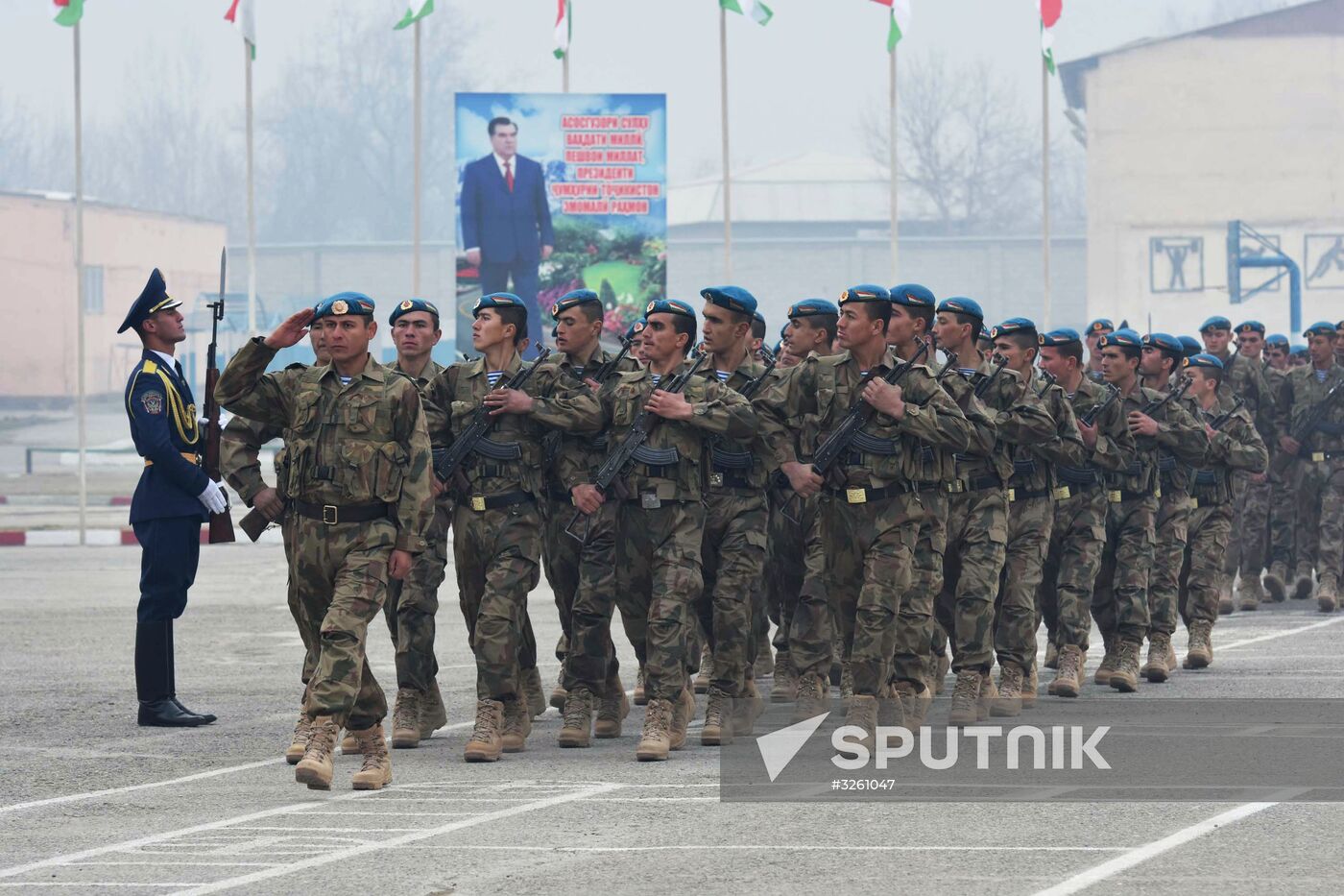 Russia transfers weapons to Tajikistan to protect the border