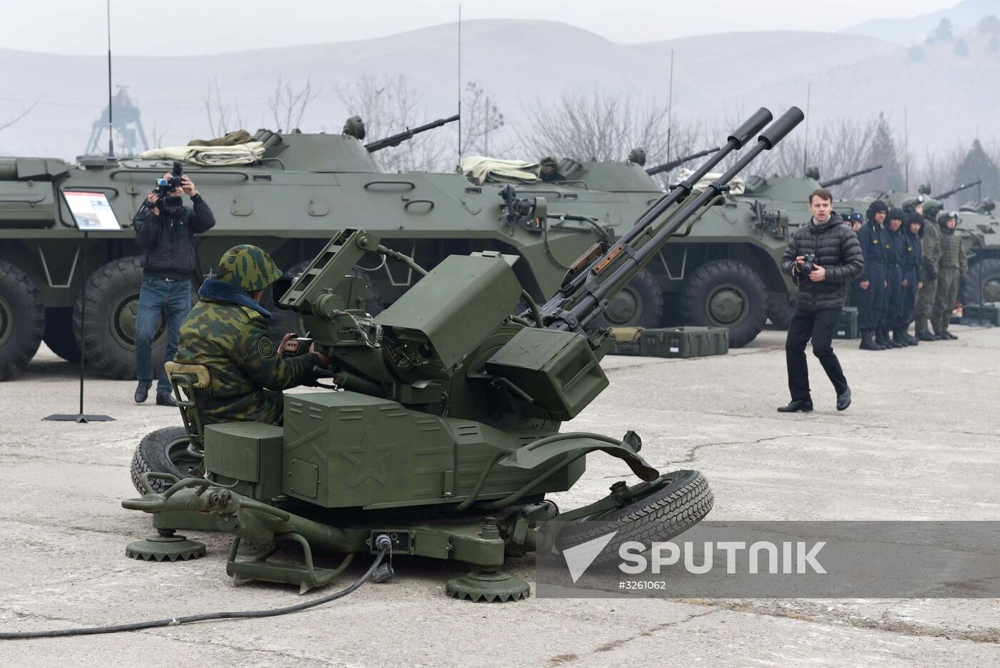 Russia transfers weapons to Tajikistan to protect the border