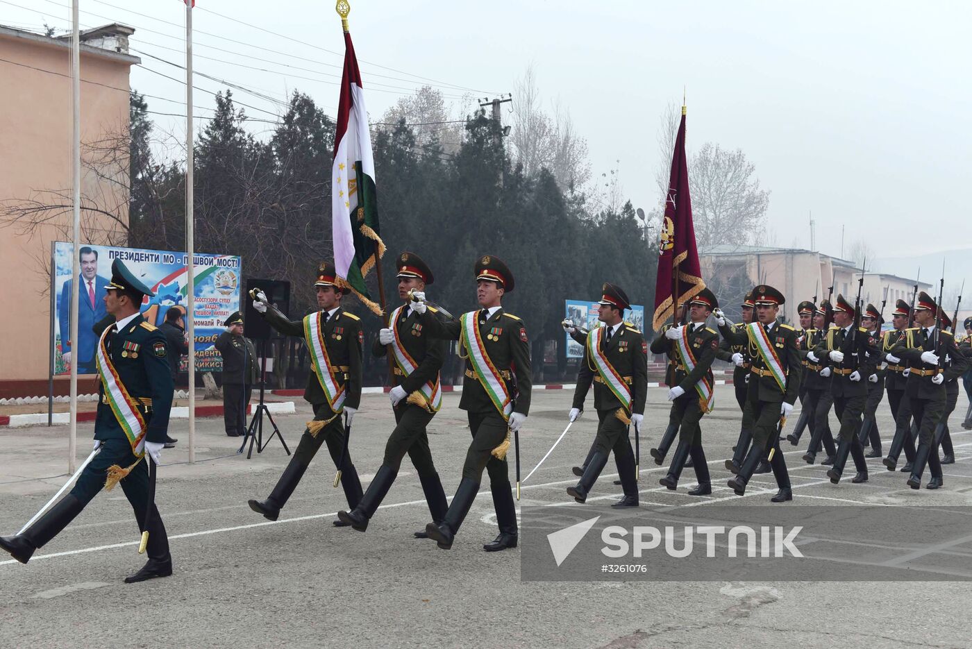 Russia transfers weapons to Tajikistan to protect the border
