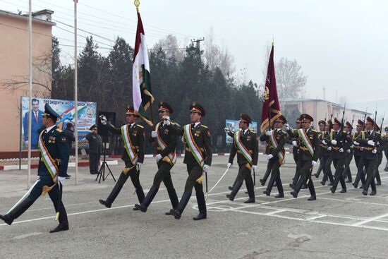 Russia transfers weapons to Tajikistan to protect the border