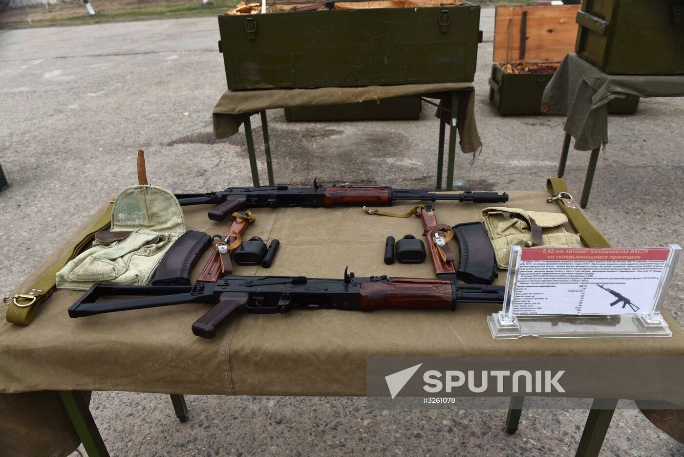 Russia transfers weapons to Tajikistan to protect the border