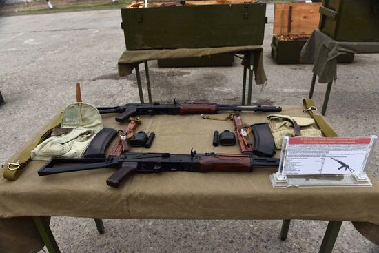 Russia transfers weapons to Tajikistan to protect the border