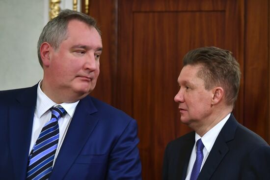 President Vladimir Putin meets with Serbian President Aleksandar Vucic